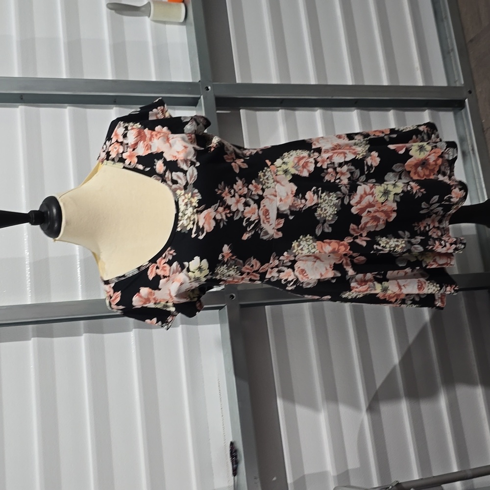 Bobbie Brooks Pretty Fit & Flare Short Sleeve Floral Black Dress Size Large